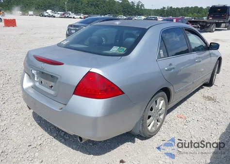 2006 Honda Accord 3.0 Ex z USA, uszkodzony, nr VIN 1HGCM66526A061152